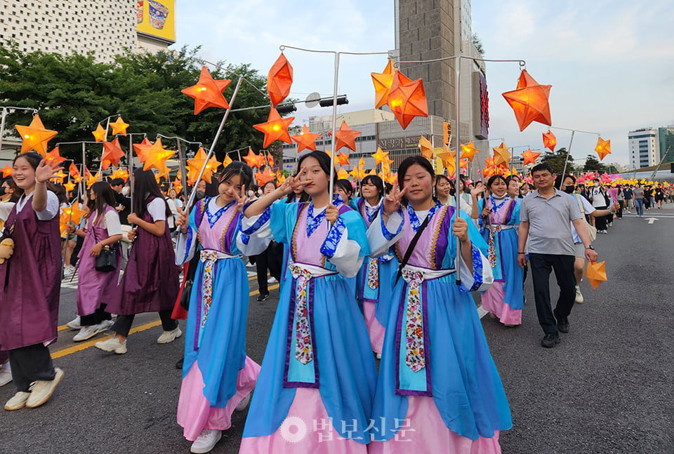 Tap Chi Nghien Cuu Phat Hoc Han Quoc 100.000 Hoa Dang Ngu Sac Le Vesak 2023 3