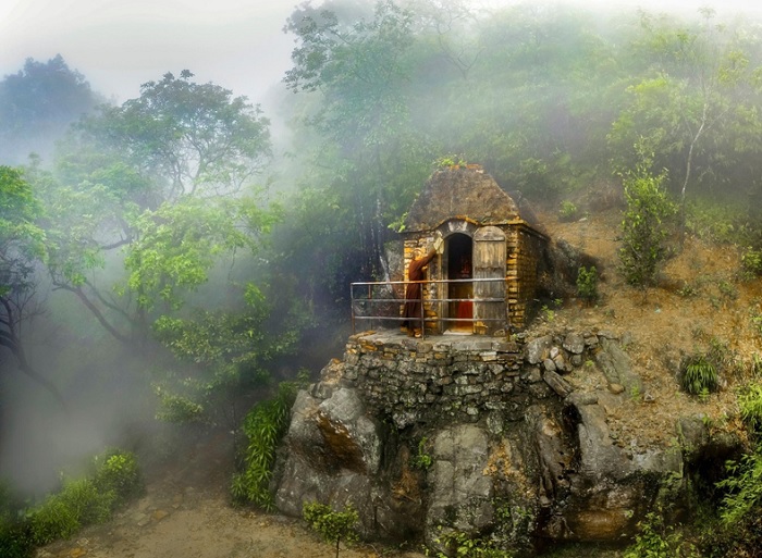 Tác phẩm “Việc hàng ngày “ thuộc cuộc thi ảnh “Phật giáo trong đời sống”