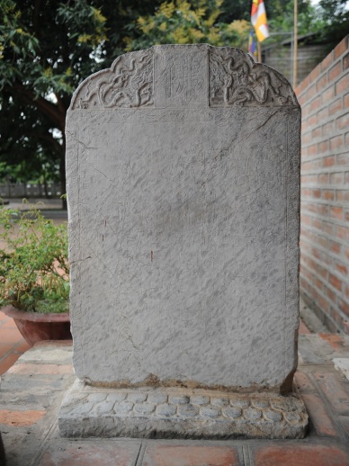Bia đá chùa Kim Liên (Hà Nội) - Ảnh: Minh Khang Bia đá chùa Kim Liên (Hà Nội) - Ảnh: Minh Khang
