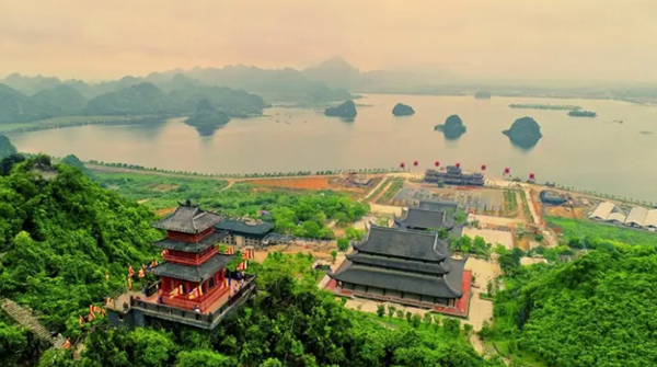 Quần thể chùa Tam Chúc (Hà Nam). Ảnh sưu tầm.