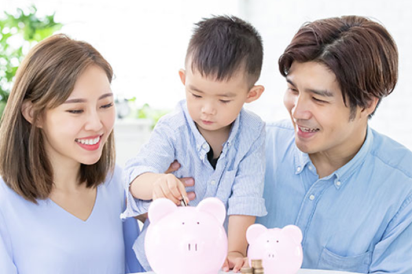 Cha mẹ cần dạy trẻ cách quản lý tiền từ sớm