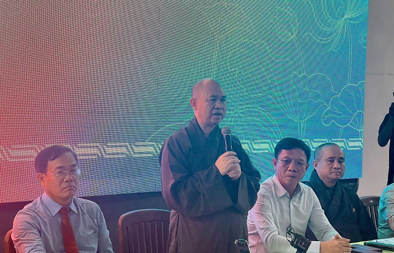 Thượng tọa Thích Đức Thiện phát biểu. Thượng tọa Thích Đức Thiện phát biểu.