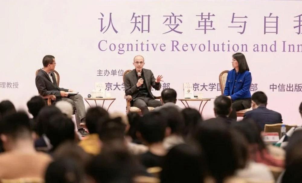Thiền giả Yuval Noah Harari cảnh báo về AI: Bùng nổ hay diệt vong?