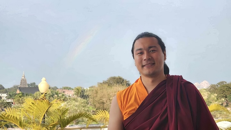 Ngài Khondung Avikrita Vajra Sakya Rinpoche Ngài Khondung Avikrita Vajra Sakya Rinpoche