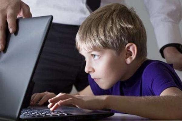 Say game online và cách giúp trẻ có mùa hè lành mạnh