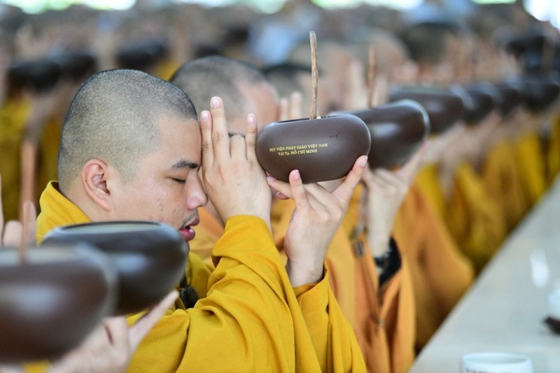 An cư: Trở về trị tâm, giữ đạo hạnh, nuôi dưỡng Giới - Định - Tuệ