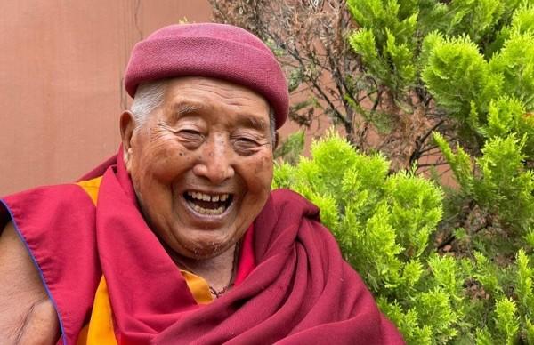 Ngài Yongdzin Tenzin Namdak Rinpoche viên tịch