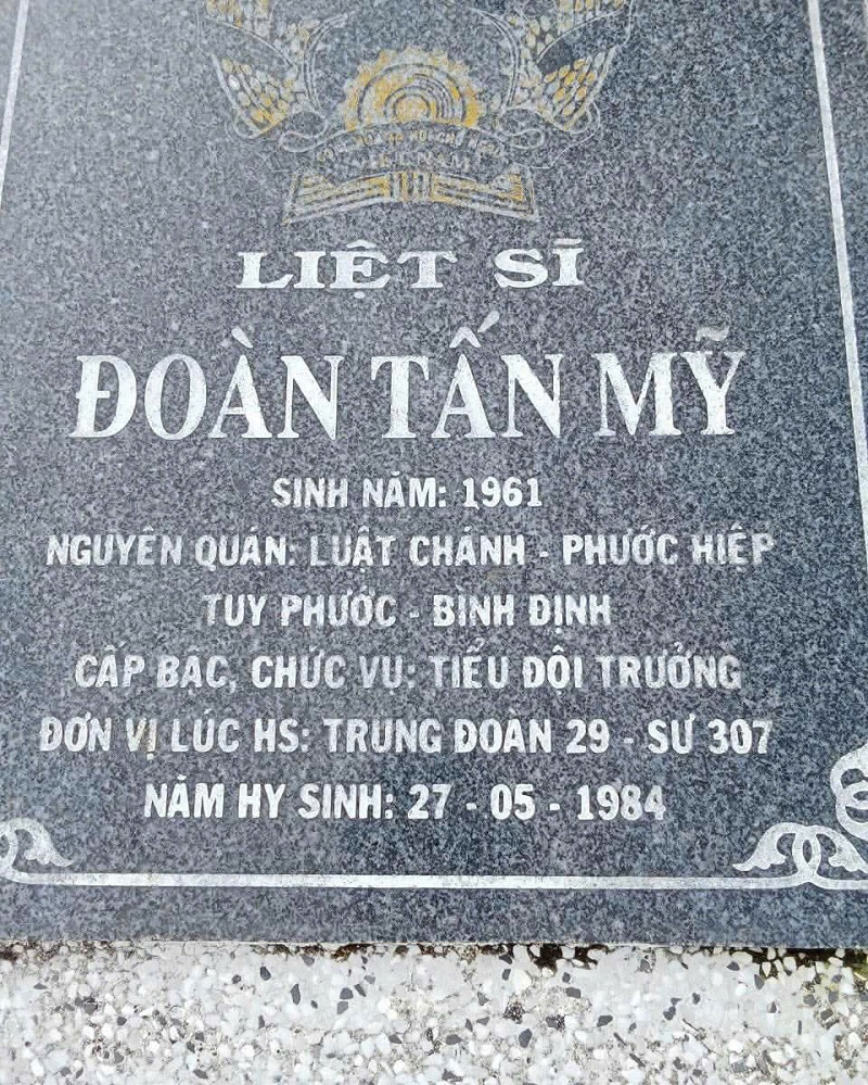Đáp ứng tâm nguyện của gia đình, liệt sỹ Đoàn Tấn Mỹ được đưa về an táng tại nghĩa trang quê nhà, tỉnh Bình Định. Đáp ứng tâm nguyện của gia đình, liệt sỹ Đoàn Tấn Mỹ được đưa về an táng tại nghĩa trang quê nhà, tỉnh Bình Định.