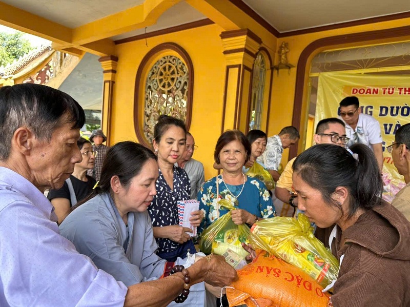 Phật tử Giác Ánh Yến trong niềm vui Phật sự, thiện nguyện