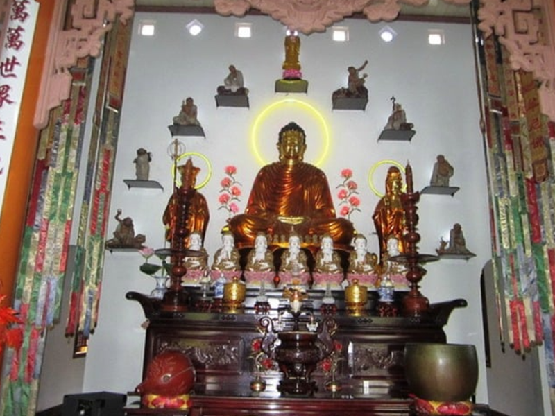 Chính điện chùa Hoà Quang (Tổ đình Thiên Bửu). Ảnh sưu tầm. Chính điện chùa Hoà Quang (Tổ đình Thiên Bửu). Ảnh sưu tầm.