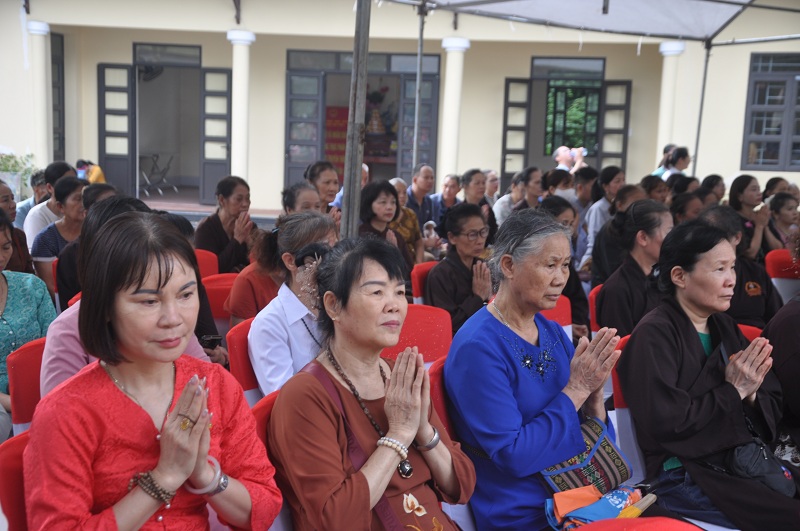 Cùng lắng lòng tưởng niệm anh linh các anh hùng liệt sĩ