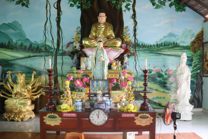 Chính điện tại chùa Linh Sơn Pháp Tạng. Ảnh sưu tầm. Chính điện tại chùa Linh Sơn Pháp Tạng. Ảnh sưu tầm.