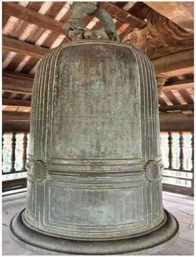 Chuông Quảng Nghiêm cổ tự niên đại Cảnh Thịnh nhị
niên (1794) - Ảnh: TG Chuông Quảng Nghiêm cổ tự niên đại Cảnh Thịnh nhị
niên (1794) - Ảnh: TG