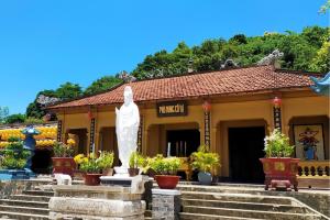 Chùa Phù Dung - núi Phù Dung, núi Bình San