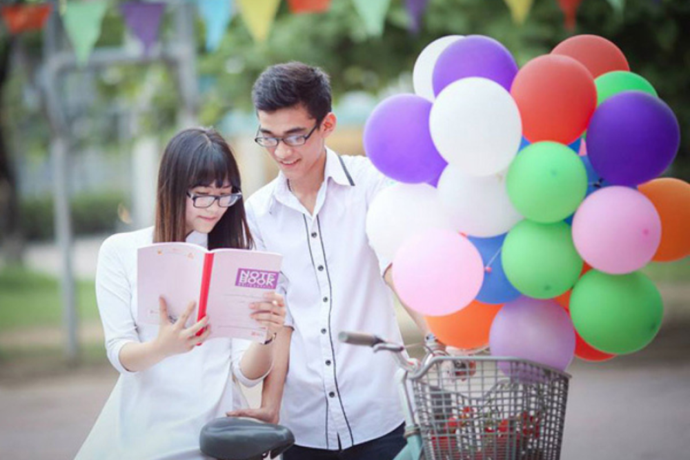 Cha mẹ làm gì, khi con trẻ bước vào yêu đương sớm?