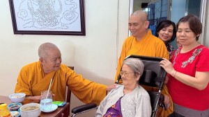 Lòng hiếu thảo và sự hy sinh thầm lặng