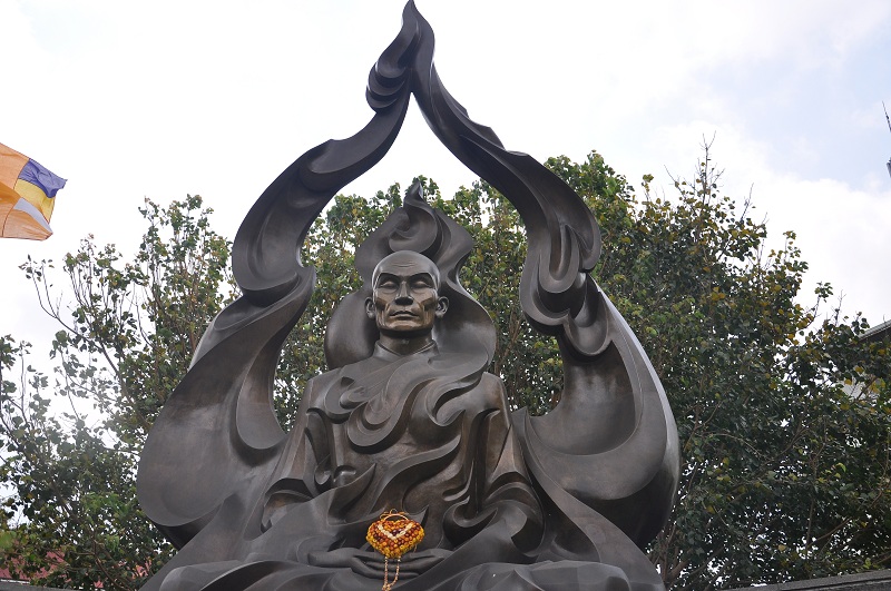 Tượng đài Bồ Tát Thích Quảng Đức, ảnh chụp ngày 29/04/2015 (ảnh: Thường Nguyên)