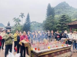 Nghi thức dâng hương lễ Phật, lễ Mẫu
