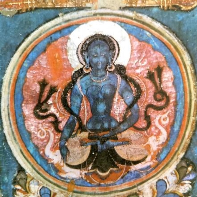 Hình 4 - Sumtsek: Đây là hình tướng nữ của Akṣobhya (A-súc-bệ, “Bất Động Như Lai”). Tôn tượng ngồi trên hoa sen nhiều màu, được nâng đỡ bởi hai con voi (Vāhana). Tay phải làm ấn Xúc địa (Bhūmisparśa Mudrā), tay trái đặt trên đùi trong ấn thiền định (Samādhi Mudrā). Hình 4 - Sumtsek: Đây là hình tướng nữ của Akṣobhya (A-súc-bệ, “Bất Động Như Lai”). Tôn tượng ngồi trên hoa sen nhiều màu, được nâng đỡ bởi hai con voi (Vāhana). Tay phải làm ấn Xúc địa (Bhūmisparśa Mudrā), tay trái đặt trên đùi trong ấn thiền định (Samādhi Mudrā).