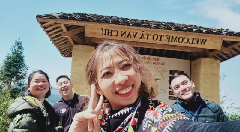 Thạc sĩ Võ Hồng Tâm cùng nhóm bạn  Thạc sĩ Võ Hồng Tâm cùng nhóm bạn