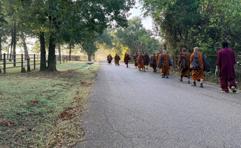 Ảnh: Facebook Sư Định Giới