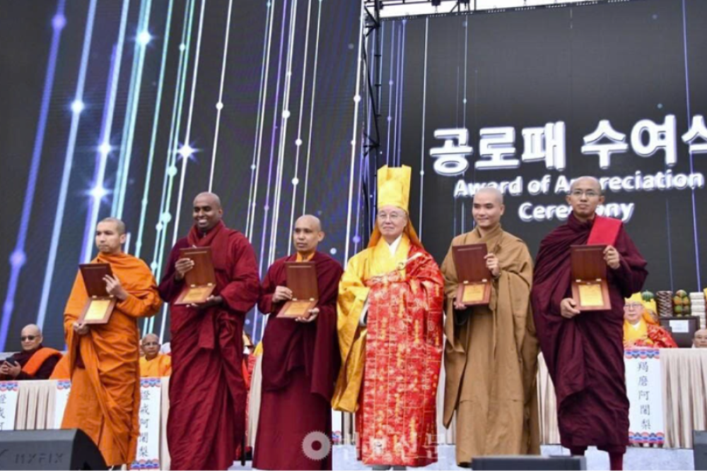 Hàn Quốc: Hơn 10.000 phật tử cầu nguyện cho hòa bình và an lạc