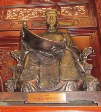 Tượng chúa Nguyễn Phúc Chu