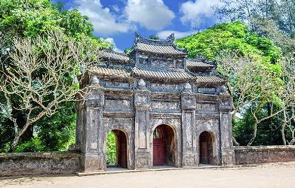 Quang cảnh nhìn từ trên cao của Tổ đình Báo Quốc (Huế). Nguồn: quangduc.com