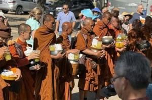 Đoàn Tăng sĩ gốc Việt hành trình “3.000 km vì hòa bình” tại Hoa Kỳ