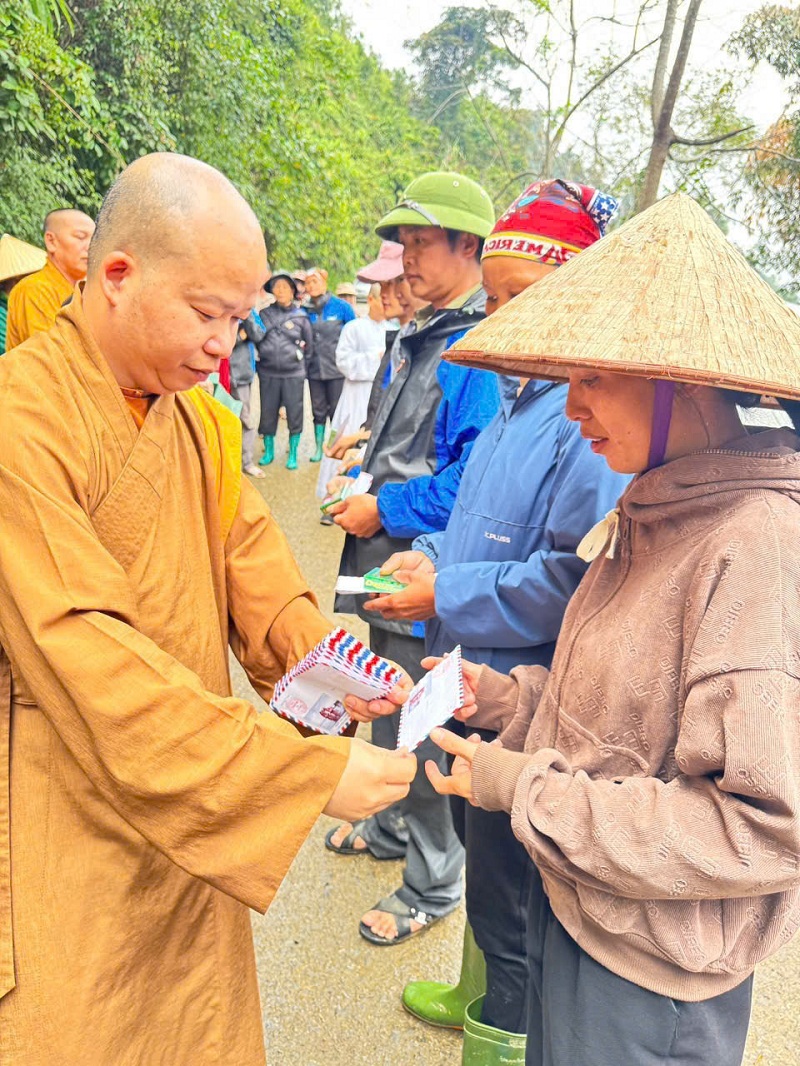 Nhứng sẻ chia dù nhỏ, cũng đủ sưởi ấm lòng người