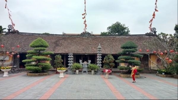 Thờ nữ thần Mây ở chùa Thái Lạc (Hưng Yên)