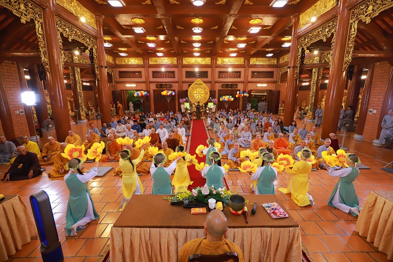 Văn nghệ chào mừng