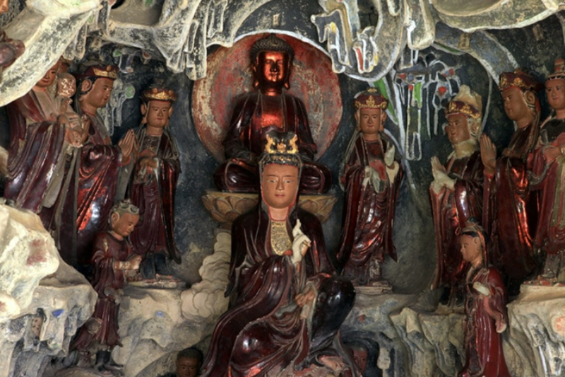 Các pho tượng tại chùa Mía. Ảnh sưu tầm.