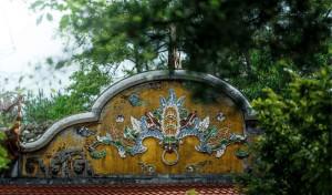 Nội hàm biểu tượng trong nghệ thuật tạo hình trang trí chùa Huế