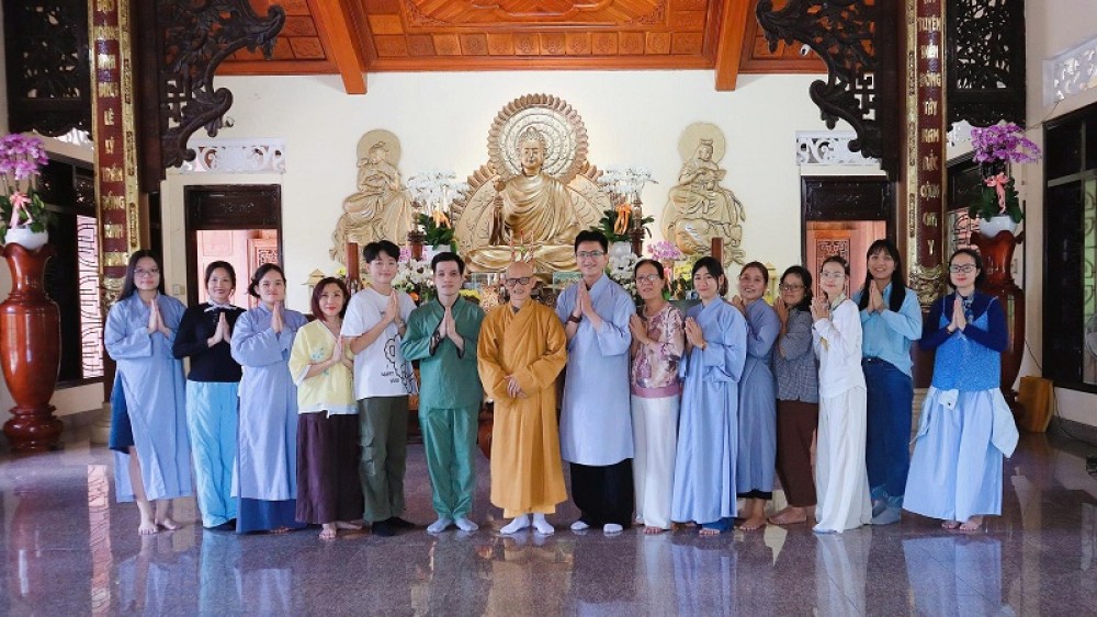 Lớp Anh văn Phật pháp chùa Giác Ngộ thăm Thiền viện Chơn Không (Vũng Tàu)