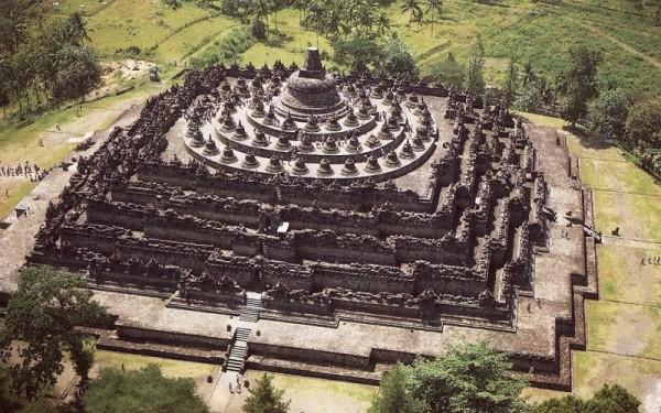 Phật tử trẻ Indonesia đóng góp ý kiến về khôi phục bảo cái Tháp Borobudur