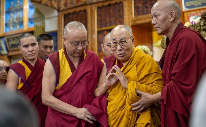 Ảnh của Thượng tọa Zamling Norbu. Từ dalailama.com