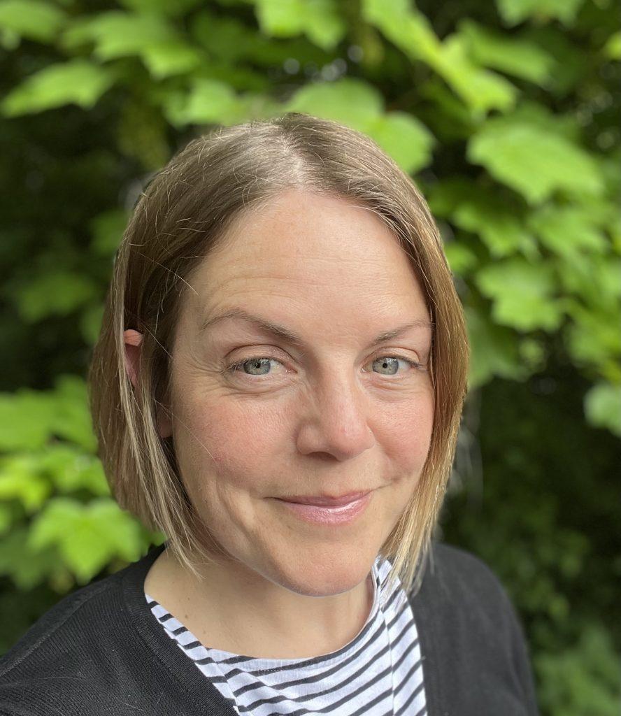 Tiến sĩ Caroline Starkey, đến từ Đại học Leeds.