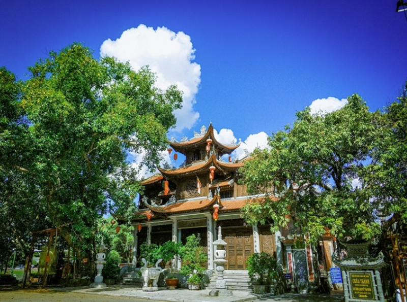 Ch&ugrave;a Di&ecirc;n Kh&aacute;nh (ch&ugrave;a Th&agrave;nh). Ảnh sưu tầm.