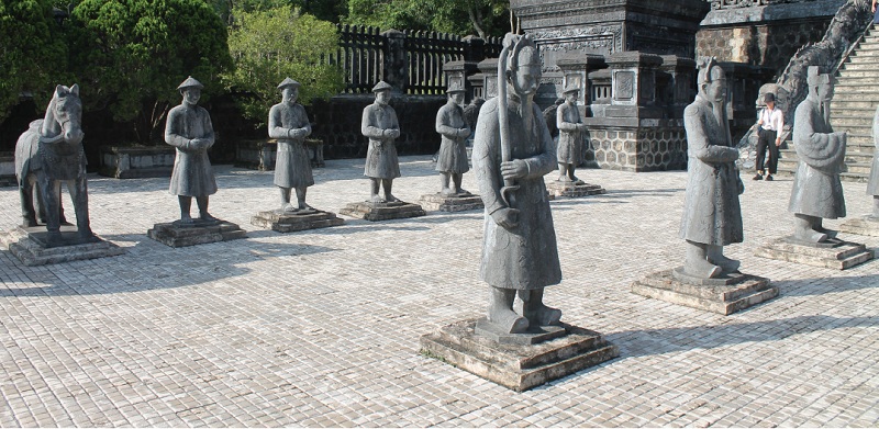 Tượng ngựa lăng Khải Định (Huế) - Ảnh: Sưu tầm