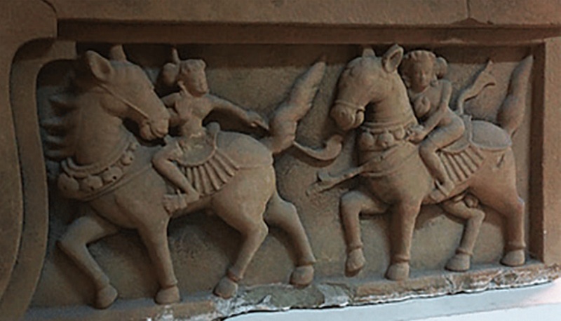 Tượng ngựa tr&ecirc;n ph&ugrave; đi&ecirc;u Champa (Bảo t&agrave;ng đi&ecirc;u khắc Chăm, Đ&agrave; Nẵng) - Ảnh: Sưu tầm