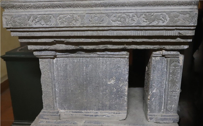 Ảnh hương &aacute;n đ&aacute; ch&ugrave;a Kh&aacute;nh Hưng (mặt b&ecirc;n h&ocirc;ng)