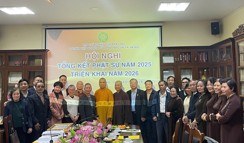 C&ugrave;ng chụp ảnh lưu niệm: Hội nghị th&agrave;nh c&ocirc;ng tốt đẹp