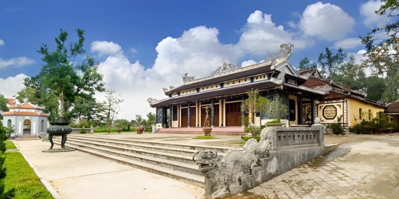 Ch&ugrave;a Quốc &Acirc;n (Huế). Ảnh sưu tầm.