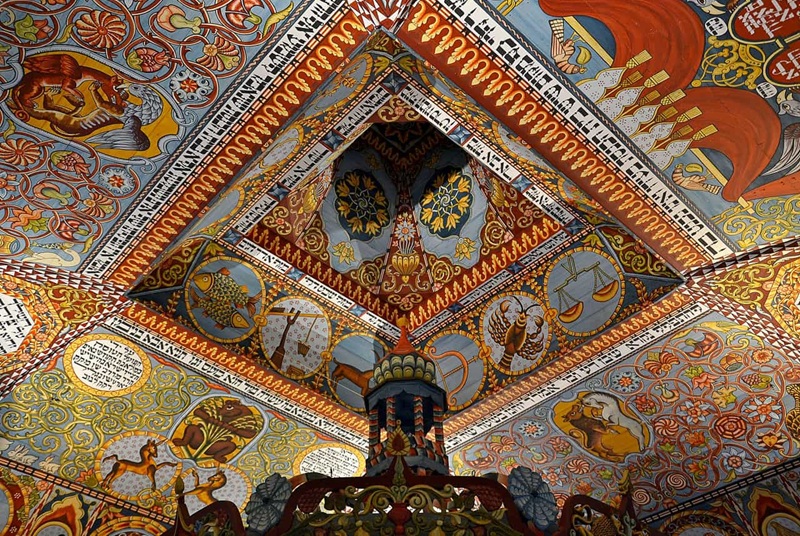 Bảo t&agrave;ng Lịch sử Người Do Th&aacute;i Ba Lan ở Warsaw. X&acirc;y dựng lại gi&aacute;o đường Do Th&aacute;i ở Gwoździec (một phần). Wikimedia Commons.