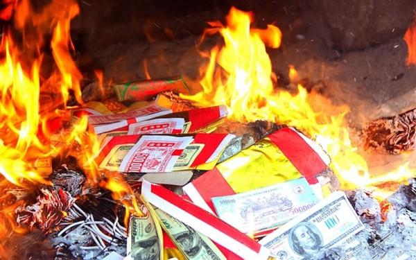 Cúng đốt vàng mã dịp Tết: Nhớ an toàn, văn minh và thân thiện với môi trường