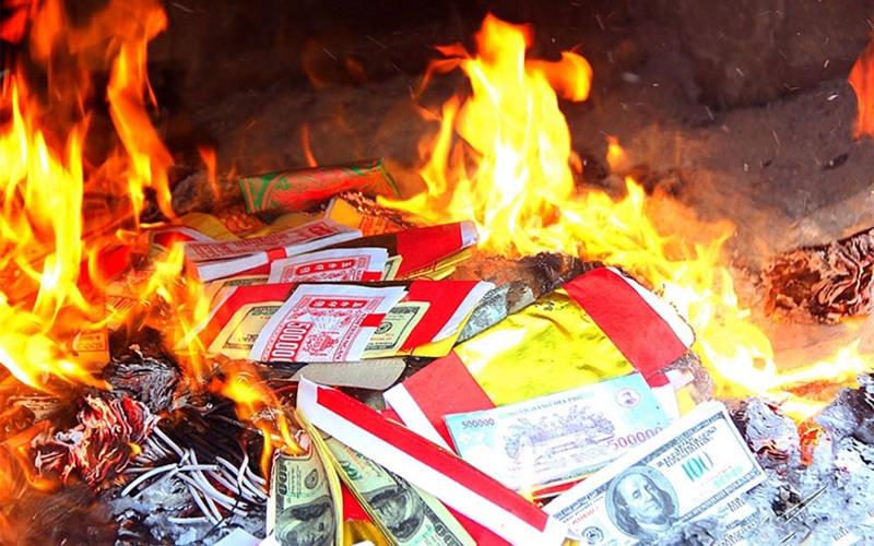 Cúng đốt vàng mã dịp Tết: Nhớ an toàn, văn minh và thân thiện với môi trường