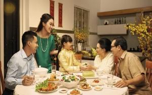 Mâm cơm gia đình - thiết chế cảm xúc của xã hội Việt Nam