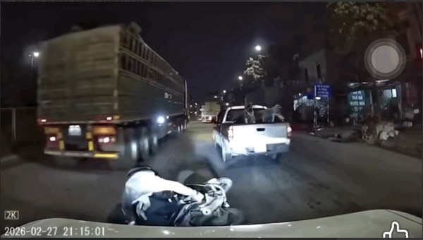 Khi vô lăng bị điều khiển bởi sân hận