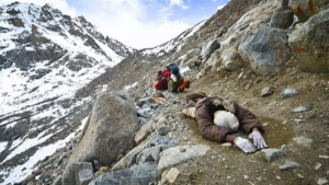 Những vệt tuyết thiêng trên cổng trời Kailash